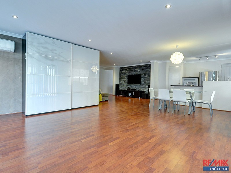 8 Athens Lane, Hocking WA 6065