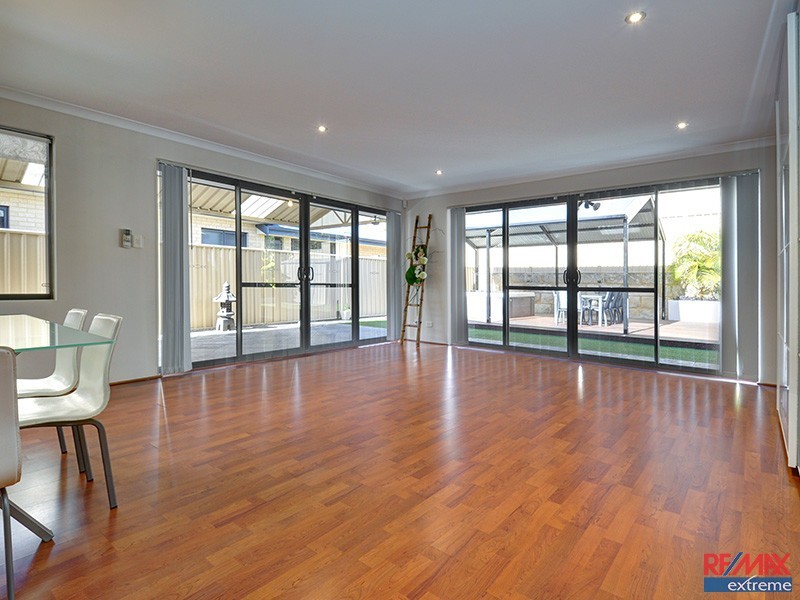 8 Athens Lane, Hocking WA 6065