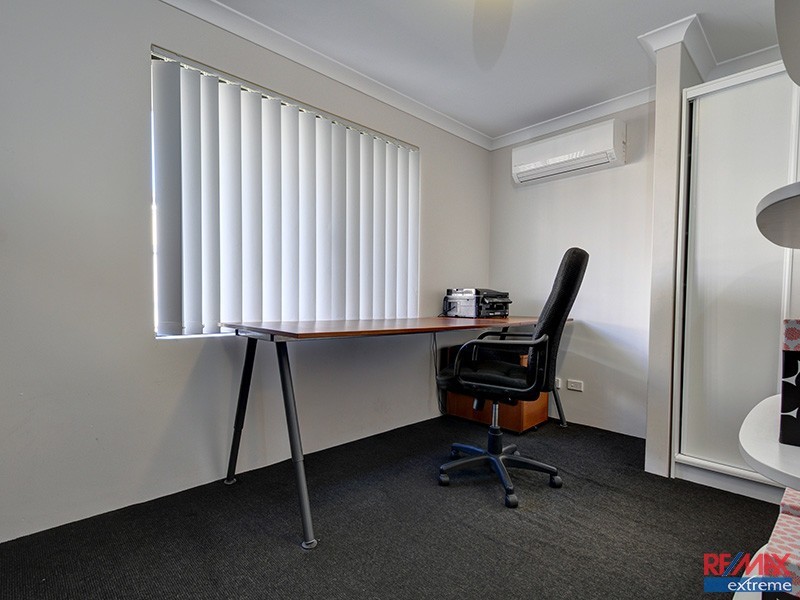 8 Athens Lane, Hocking WA 6065