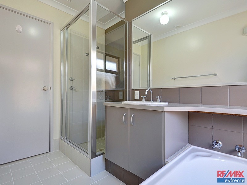 8 Athens Lane, Hocking WA 6065