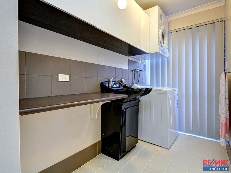 8 Athens Lane, Hocking WA 6065