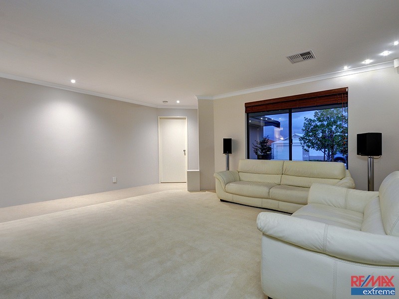 15 Verona Street, Hocking WA 6065