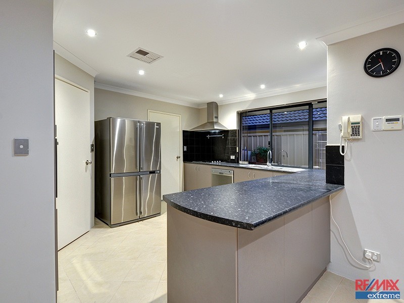 15 Verona Street, Hocking WA 6065