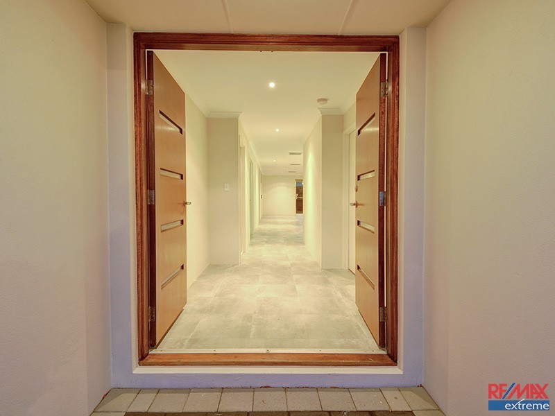 19 Sawtooth Bend, Banksia Grove WA 6031