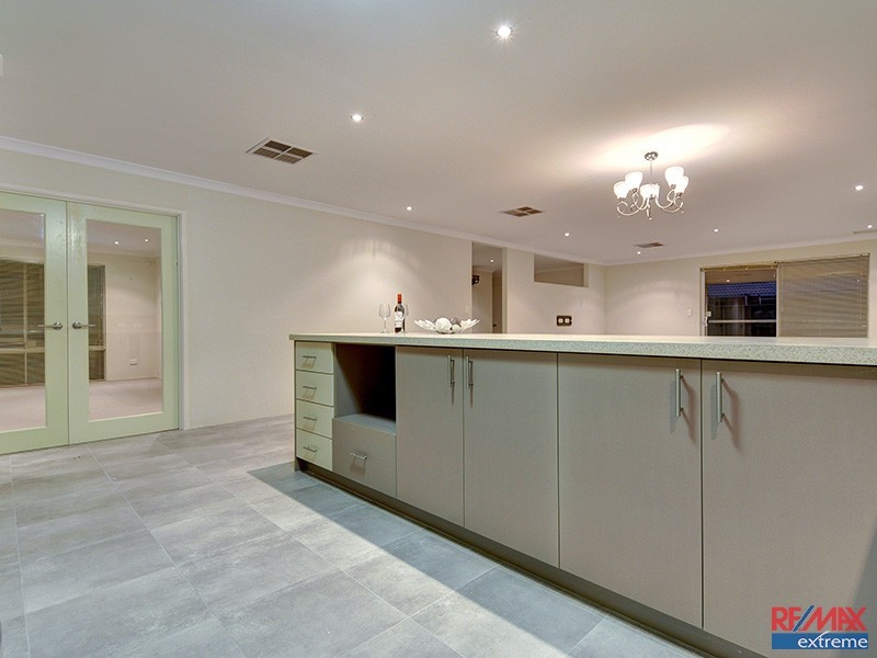 19 Sawtooth Bend, Banksia Grove WA 6031