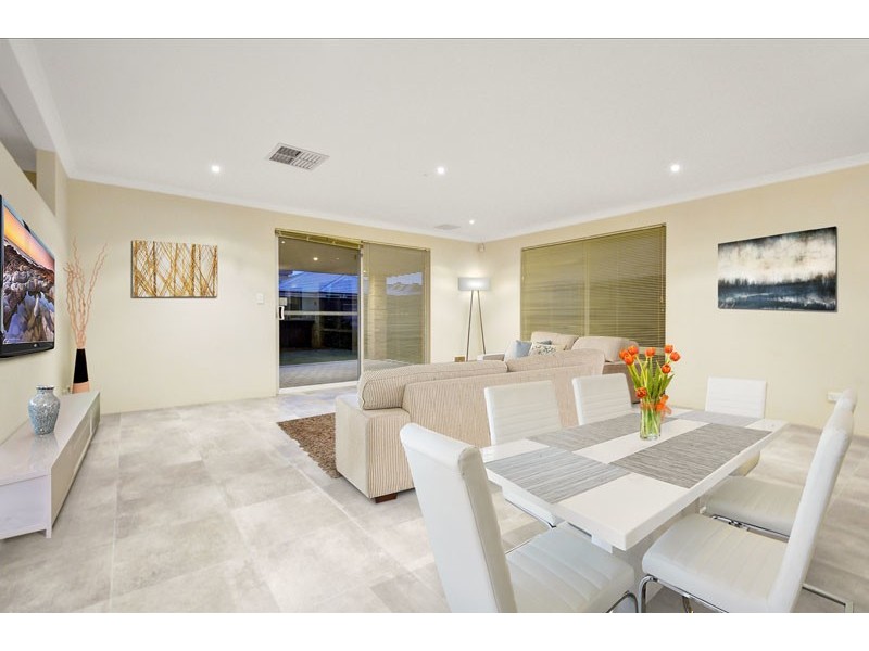 19 Sawtooth Bend, Banksia Grove WA 6031