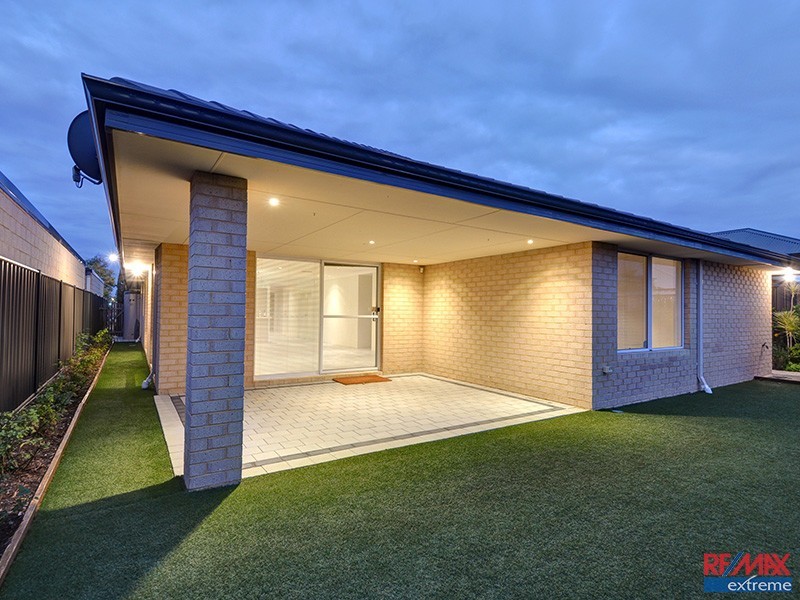 19 Sawtooth Bend, Banksia Grove WA 6031