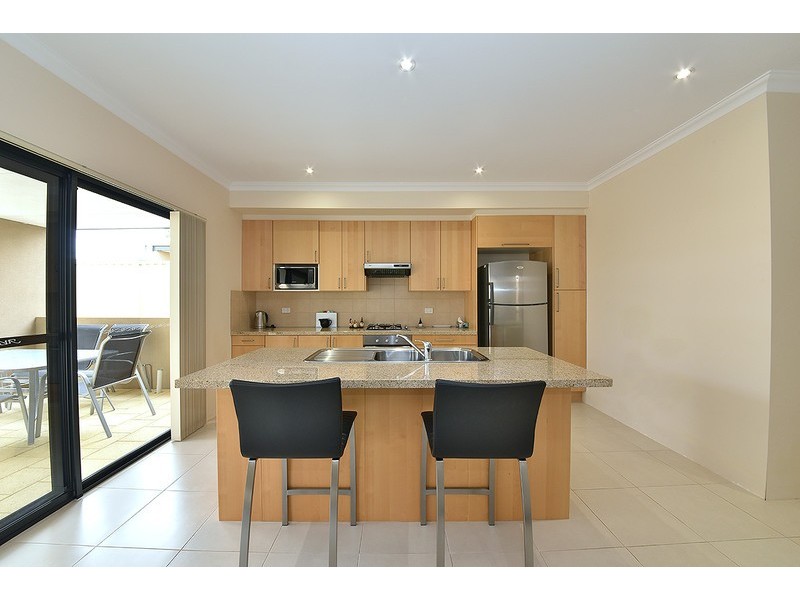 19a Bonvin Gardens, Tapping WA 6065