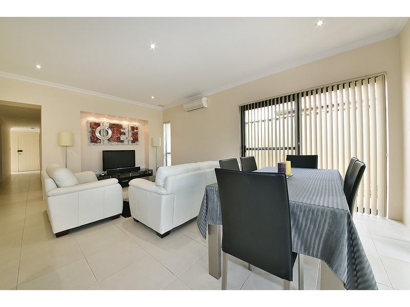 19a Bonvin Gardens, Tapping WA 6065