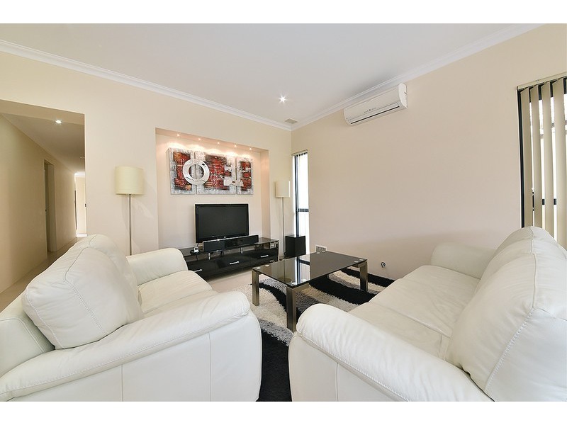 19a Bonvin Gardens, Tapping WA 6065