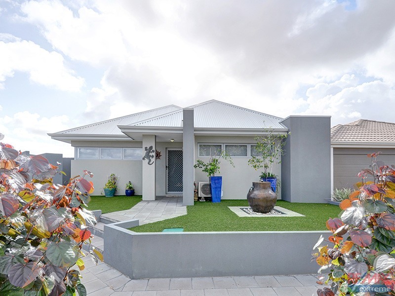 1 Voyager Link, Pearsall WA 6065