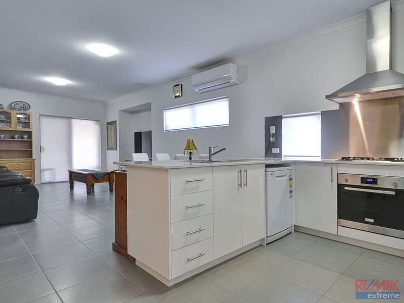 1 Voyager Link, Pearsall WA 6065