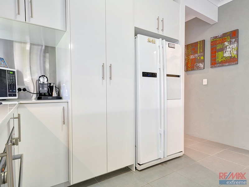 1 Voyager Link, Pearsall WA 6065