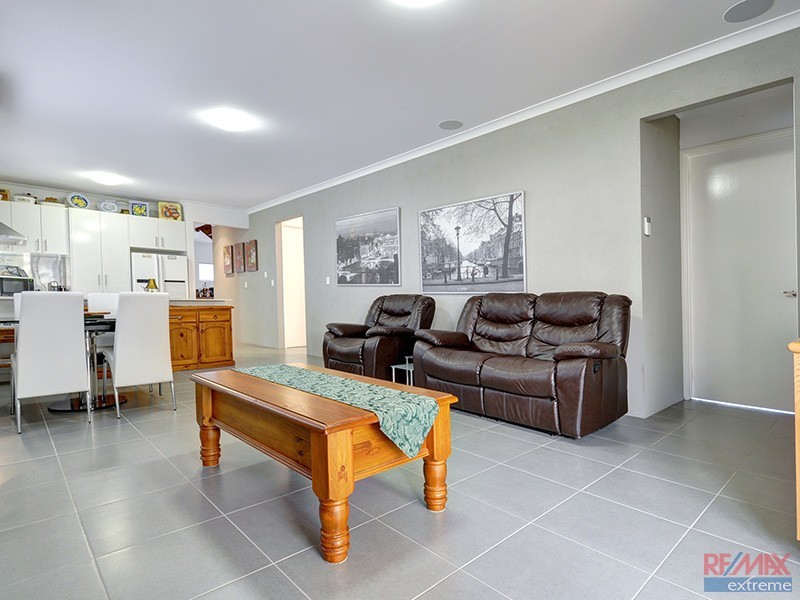 1 Voyager Link, Pearsall WA 6065