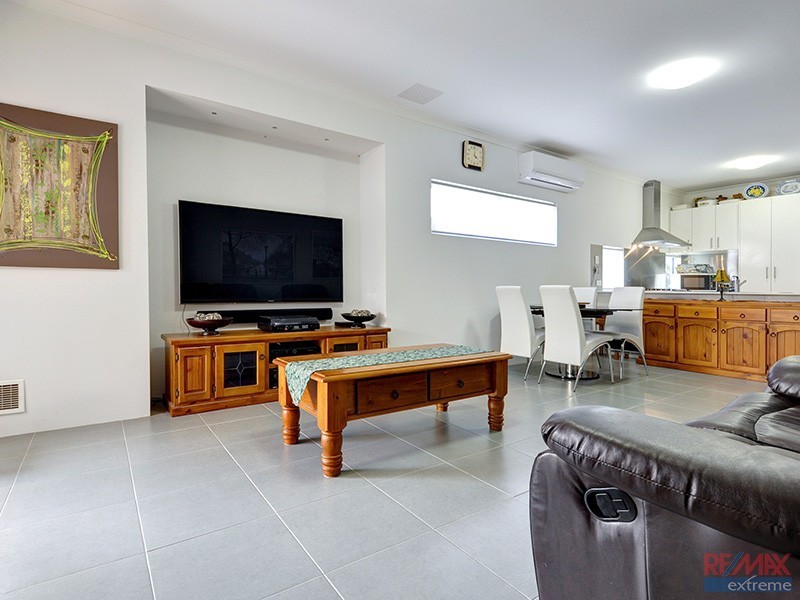 1 Voyager Link, Pearsall WA 6065