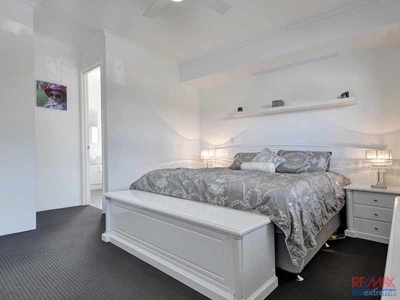 1 Voyager Link, Pearsall WA 6065