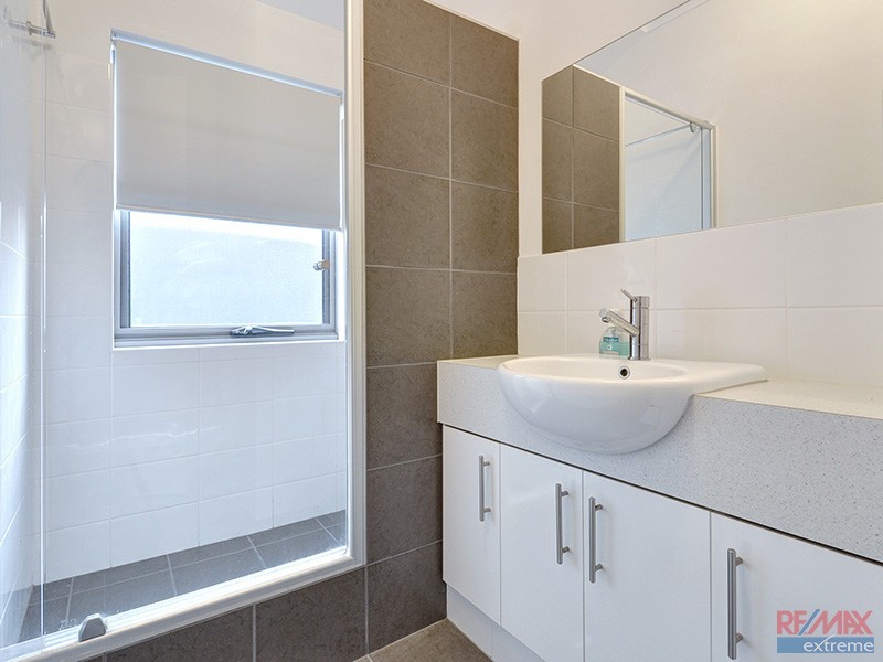 1 Voyager Link, Pearsall WA 6065