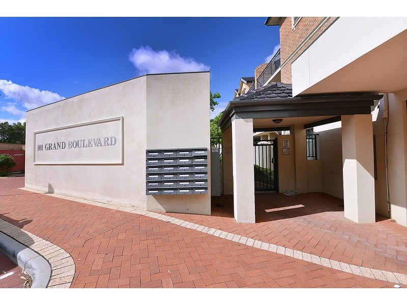 10/101 Grand Boulevard, Joondalup WA 6027