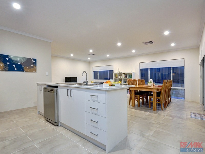 7 Chucklebud Street, Banksia Grove WA 6031