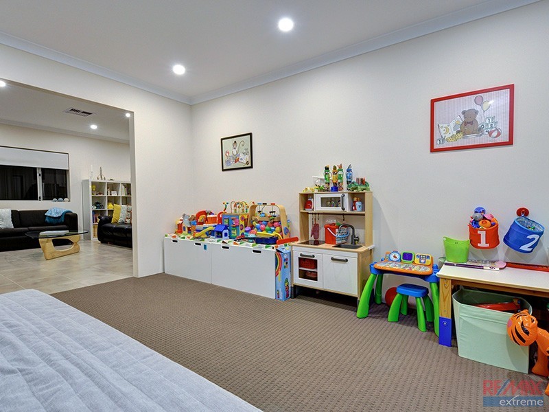 7 Chucklebud Street, Banksia Grove WA 6031