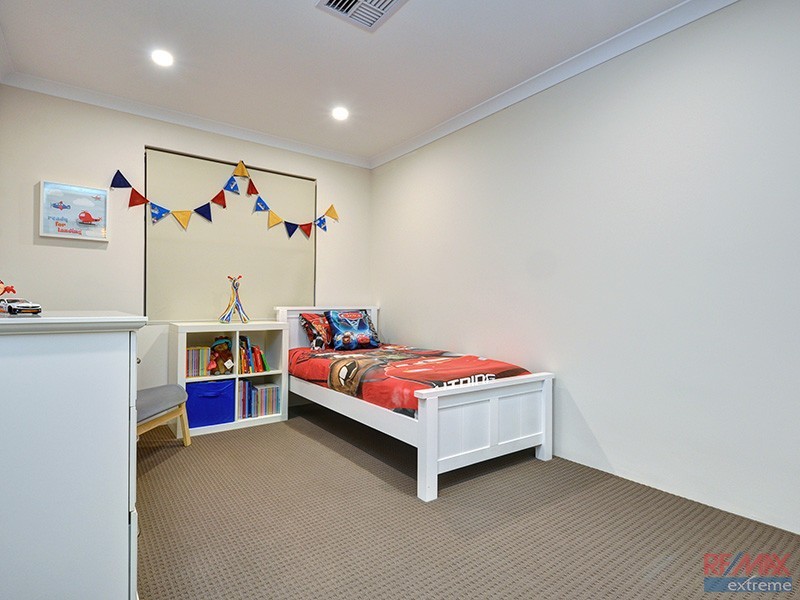 7 Chucklebud Street, Banksia Grove WA 6031