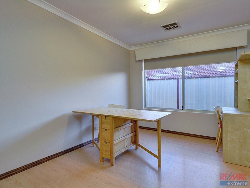 25 Chartwell Bend, Hocking WA 6065