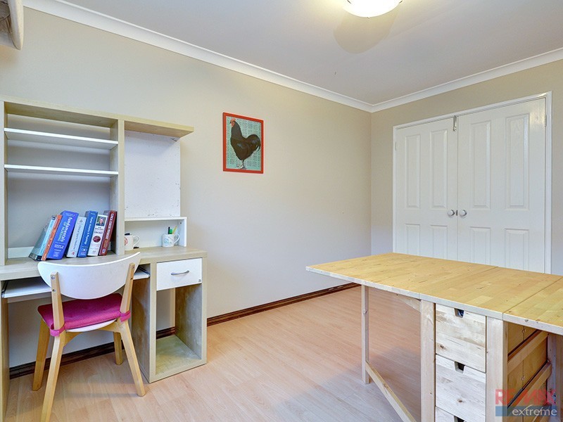 25 Chartwell Bend, Hocking WA 6065