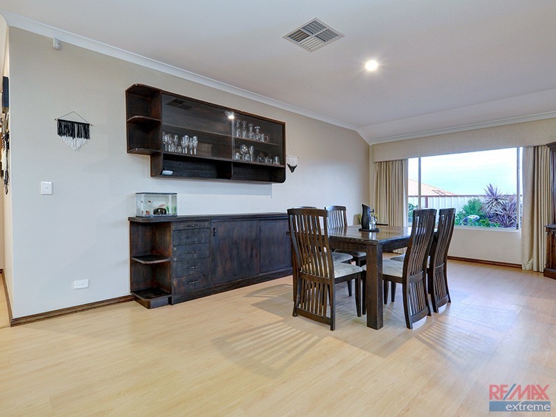 25 Chartwell Bend, Hocking WA 6065