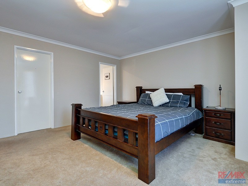 25 Chartwell Bend, Hocking WA 6065