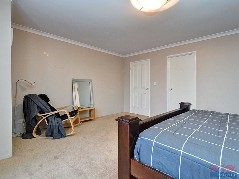 25 Chartwell Bend, Hocking WA 6065