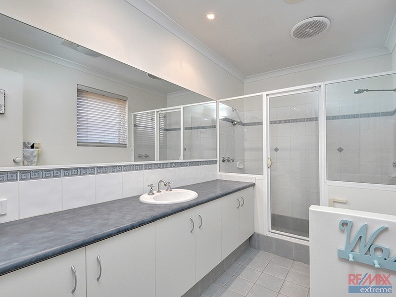 25 Chartwell Bend, Hocking WA 6065