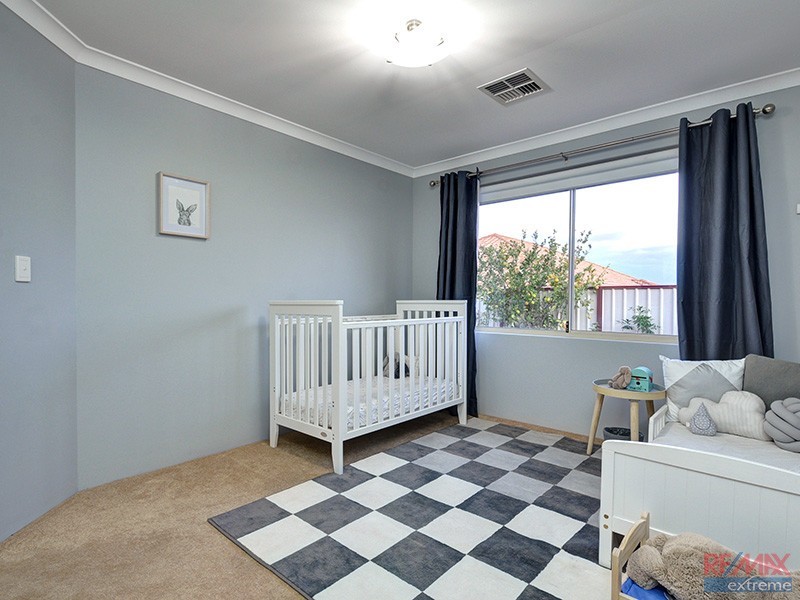 25 Chartwell Bend, Hocking WA 6065