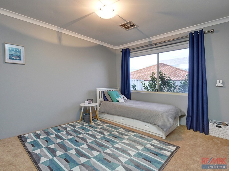 25 Chartwell Bend, Hocking WA 6065