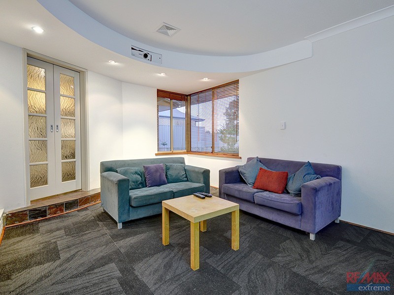 11 Wattle Mews, Hocking WA 6065