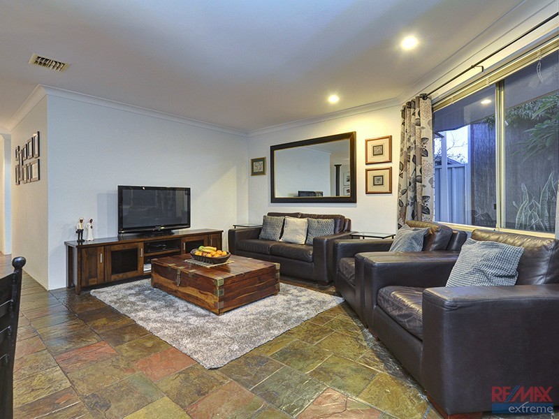 11 Wattle Mews, Hocking WA 6065