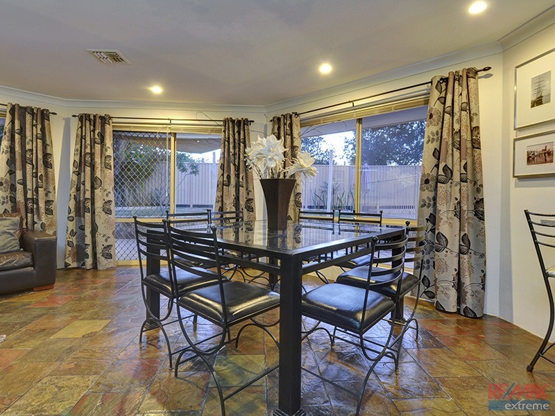 11 Wattle Mews, Hocking WA 6065