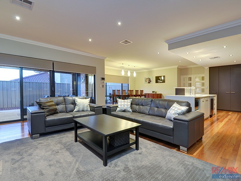 5 Dunedin Chase, Hocking WA 6065