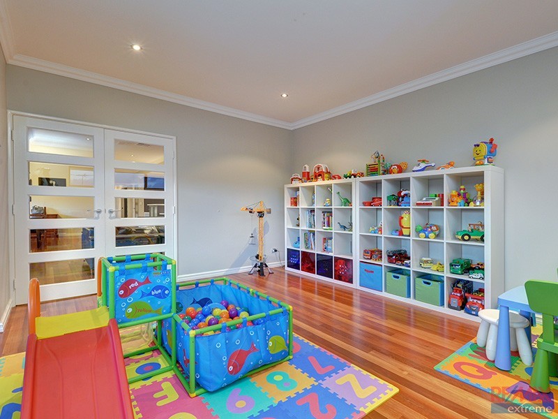 5 Dunedin Chase, Hocking WA 6065