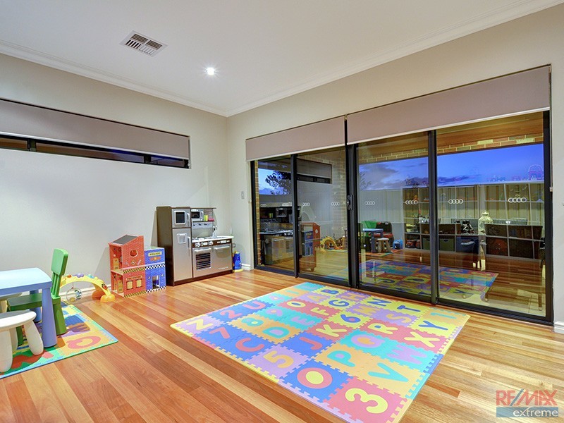 5 Dunedin Chase, Hocking WA 6065