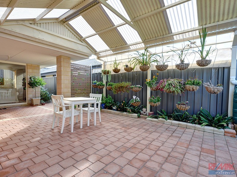 24 Strathmerton Road, Banksia Grove WA 6031