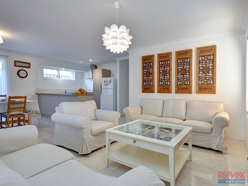 24 Strathmerton Road, Banksia Grove WA 6031