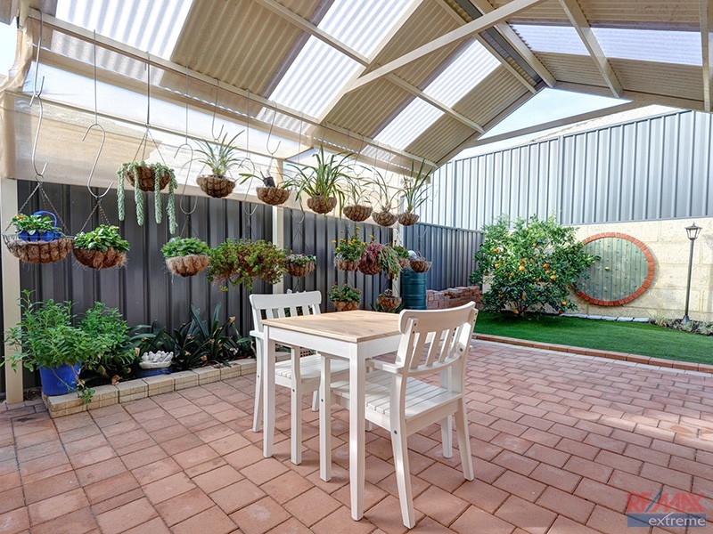 24 Strathmerton Road, Banksia Grove WA 6031