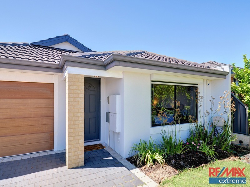 16 Jingana Road, Banksia Grove WA 6031