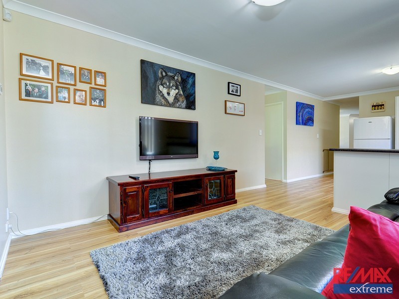 16 Jingana Road, Banksia Grove WA 6031