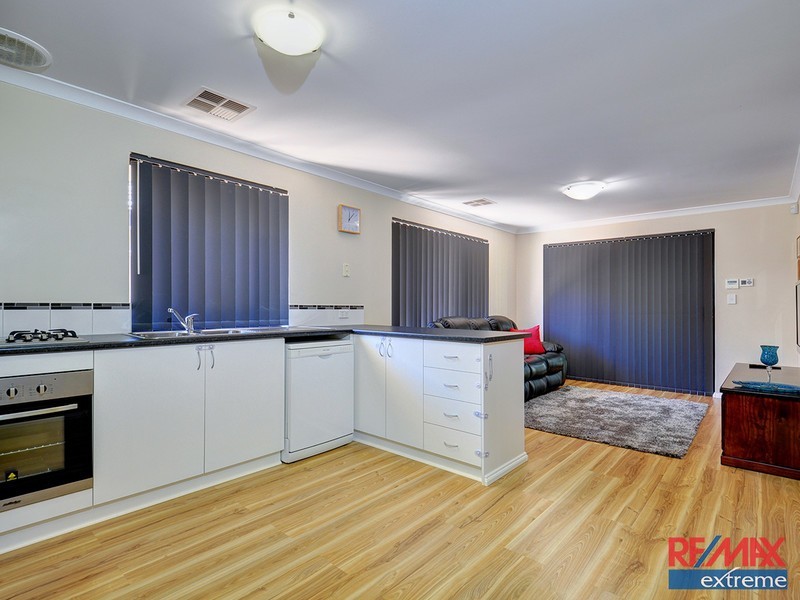 16 Jingana Road, Banksia Grove WA 6031