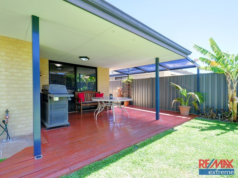 16 Jingana Road, Banksia Grove WA 6031