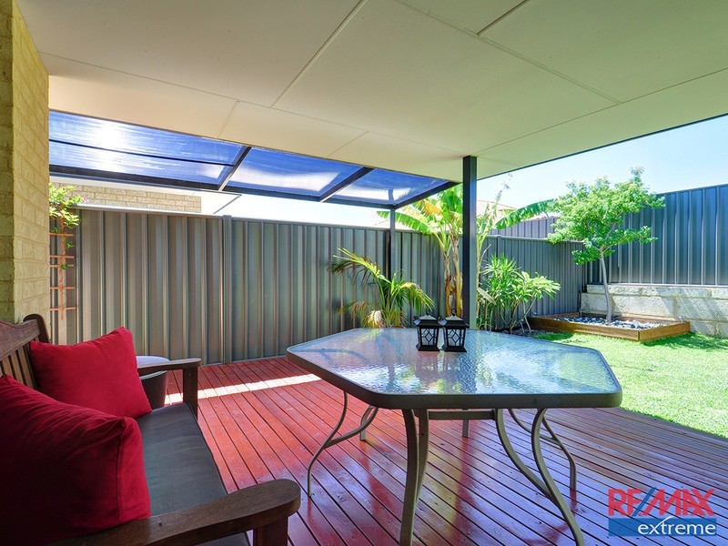 16 Jingana Road, Banksia Grove WA 6031