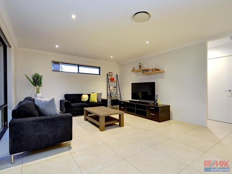 6 Fogliani Loop, Sinagra WA 6065