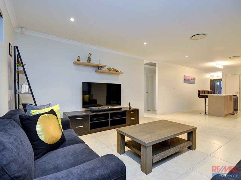 6 Fogliani Loop, Sinagra WA 6065