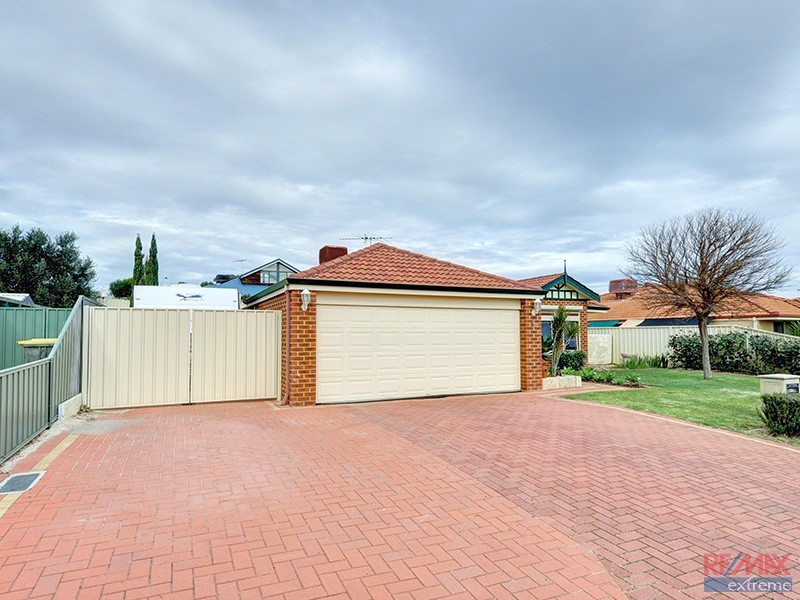 70 East Road, Pearsall WA 6065